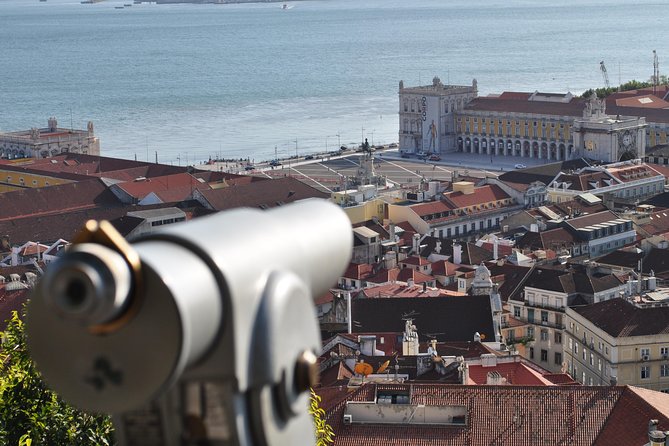 The Lisbon City Tour with Tickets - Alfama with a 5-language digital walking tour: how to make it feel like your own Lisbon