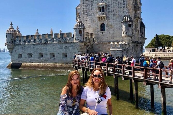 Tour of Lisbon in a Private Tour - Alfama: medieval lanes, Fado sounds, and the feeling of being inside an old village