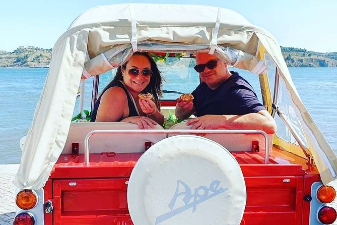 Tuk Tuk Lisbon Guided tour! 100% PRIVATE & PERSONALIZED - Alfama First: Ginjinha with Chocolate and the Oldest Streets