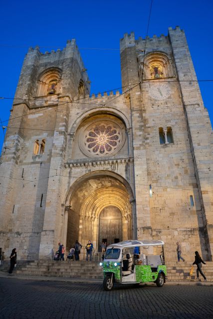 Tuk Tuk Lisbon: Old Lisbon 2-Hour - Where the tour starts: Praça do Comércio and the river-city feeling