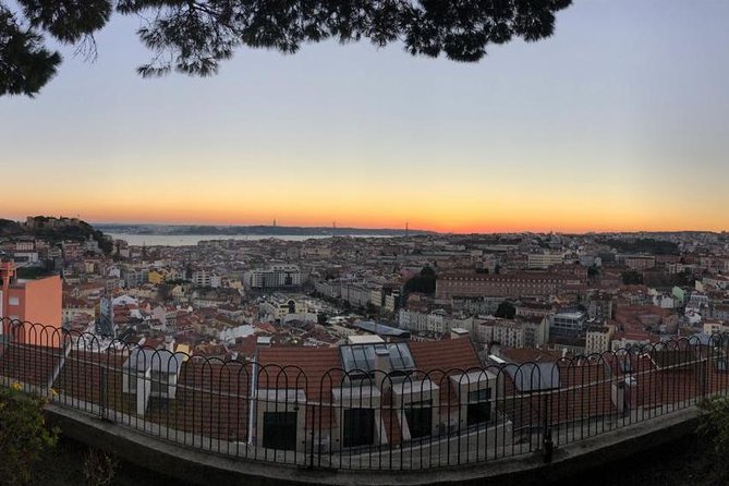 Tuk Tuk Lisbon: The Best of Lisbon in Half a Day - Portas do Sol: The Viewpoint Stop That Turns Alfama Into a Map