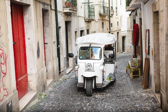Tuk Tuk Tour in Lisbon's Old Town - Tram 28 - Sé Cathedral in Alfama: Lisbon’s Oldest Church Without the Guesswork
