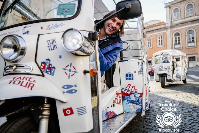 Welcome Lisbon Tour with Local Guide in Private Eco Tuk Tuk - Meeting point at Tv. do Carvalho and how the private ride feels in real life